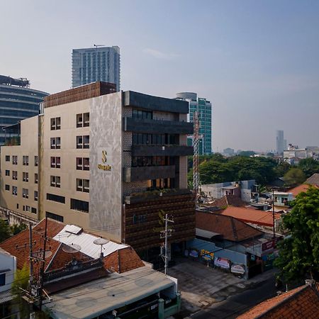 Stay.Vie Hotel Surabaya Exterior photo