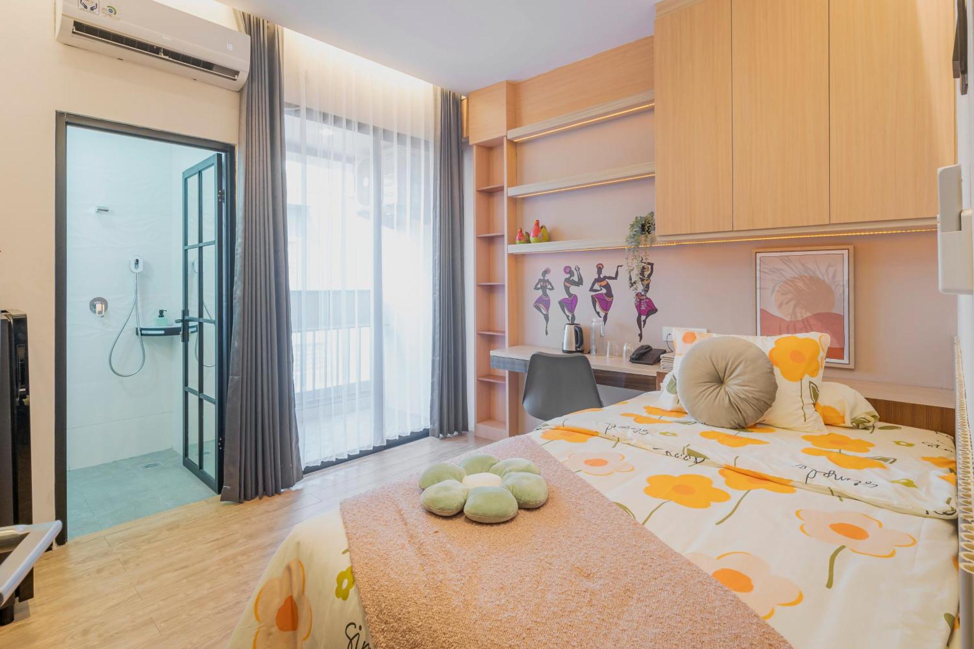 Stay.Vie Hotel Surabaya Exterior photo