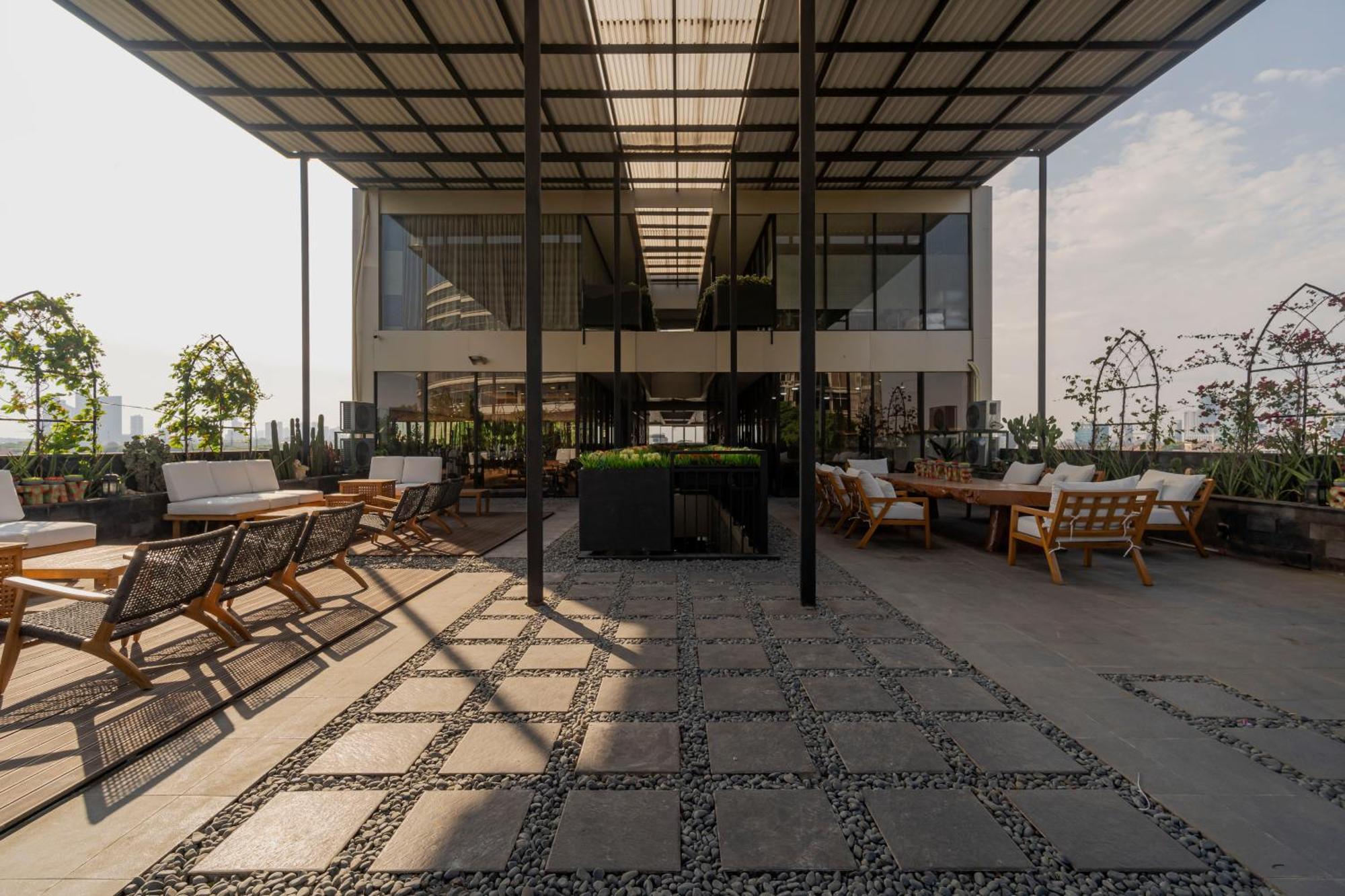Stay.Vie Hotel Surabaya Exterior photo