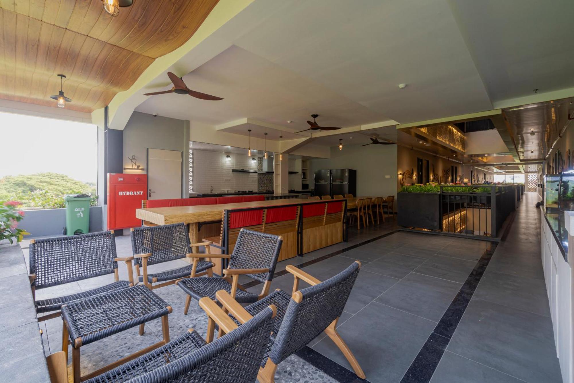 Stay.Vie Hotel Surabaya Exterior photo