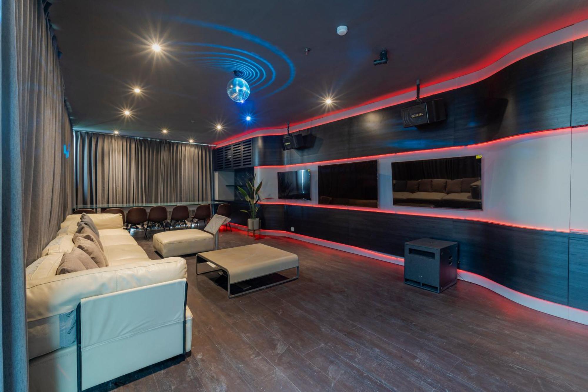Stay.Vie Hotel Surabaya Exterior photo