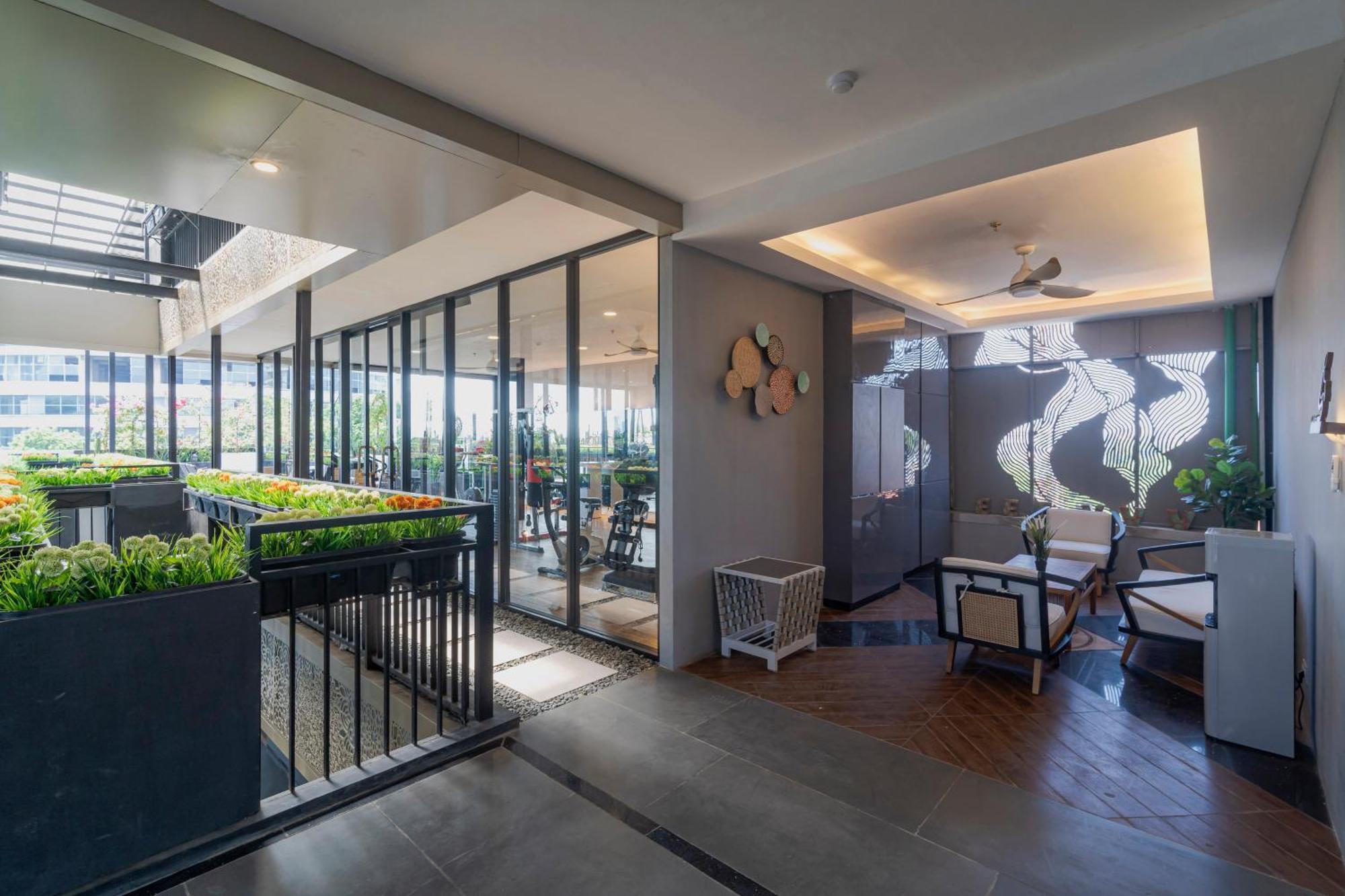 Stay.Vie Hotel Surabaya Exterior photo