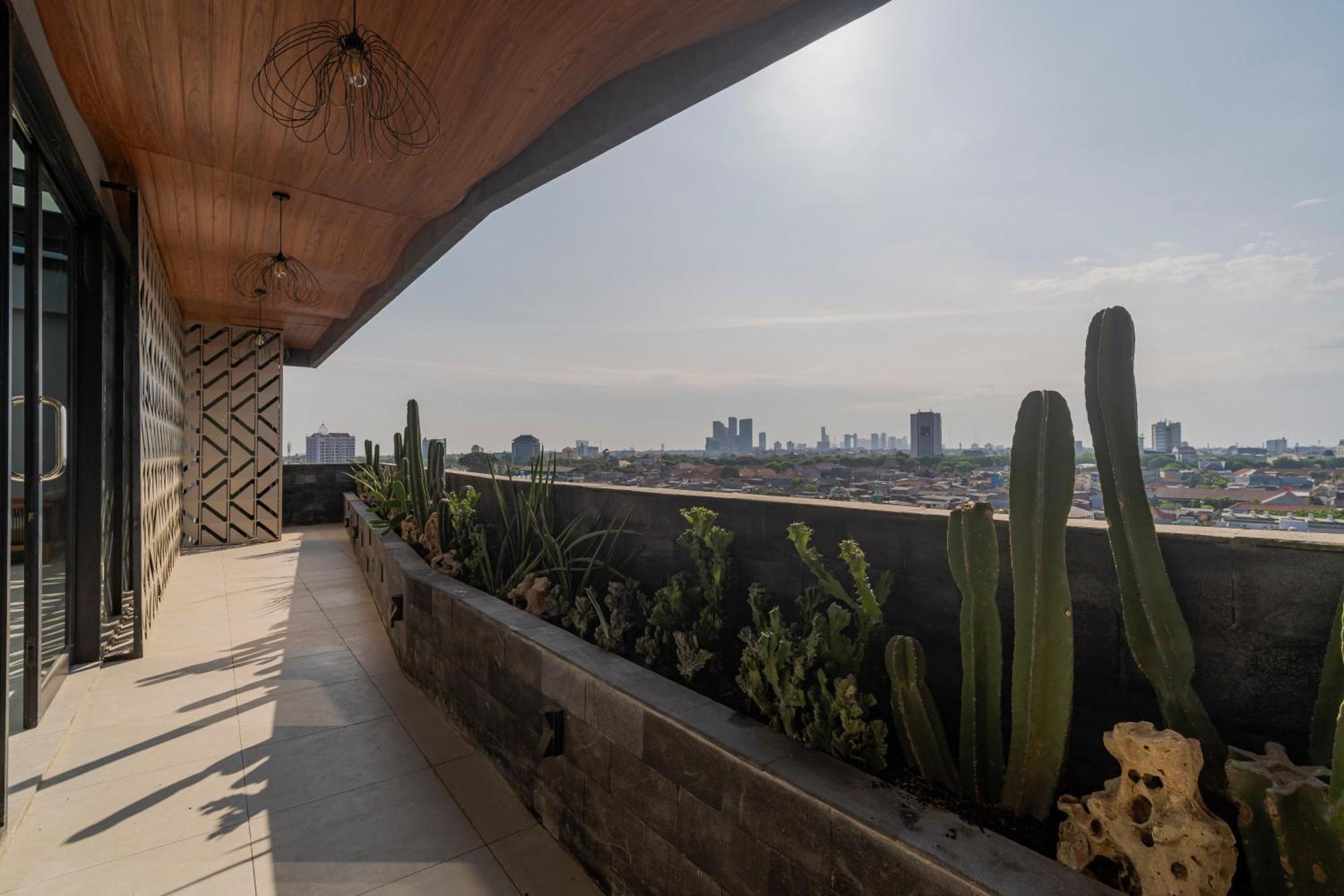 Stay.Vie Hotel Surabaya Exterior photo