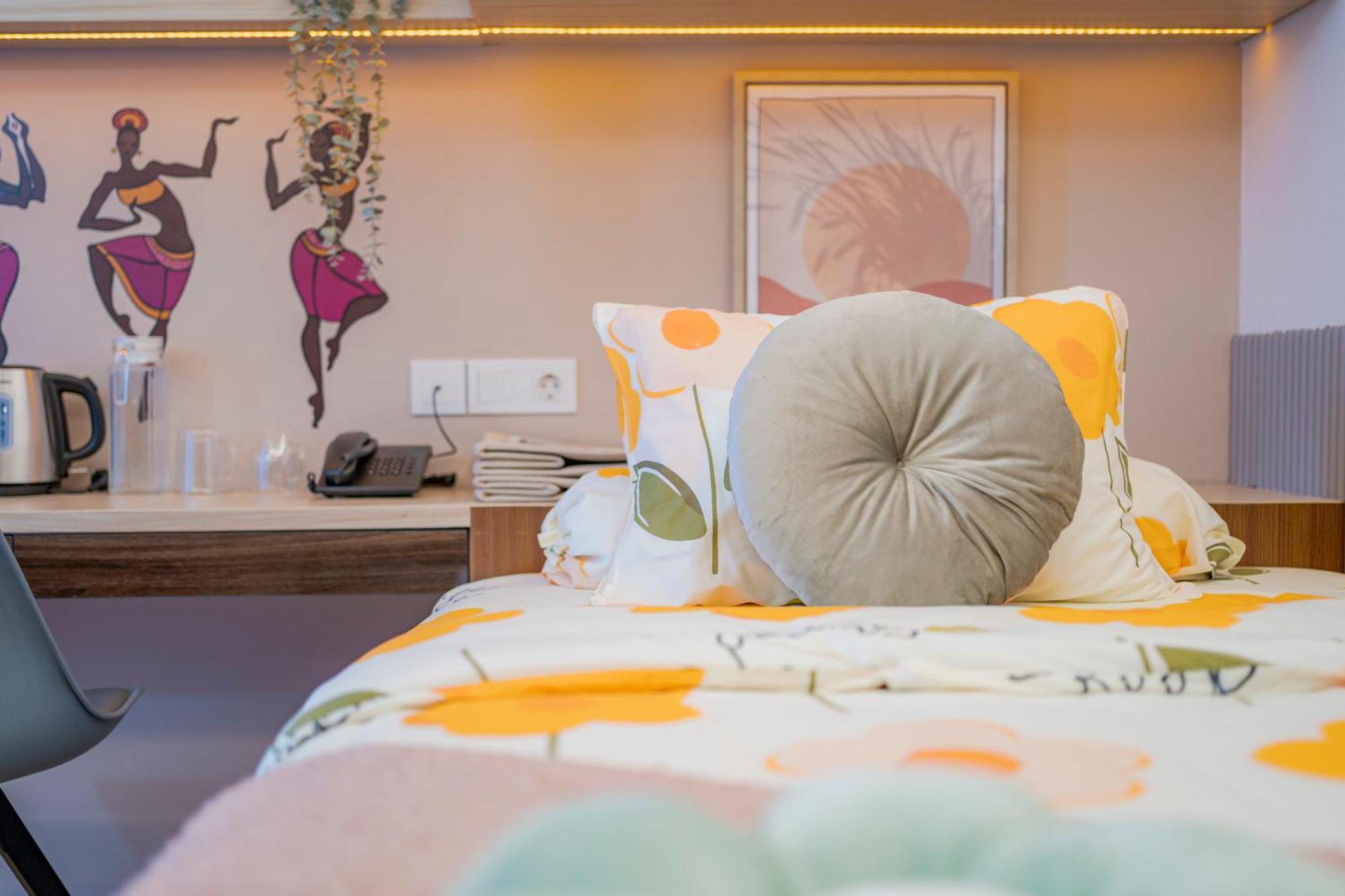 Stay.Vie Hotel Surabaya Exterior photo