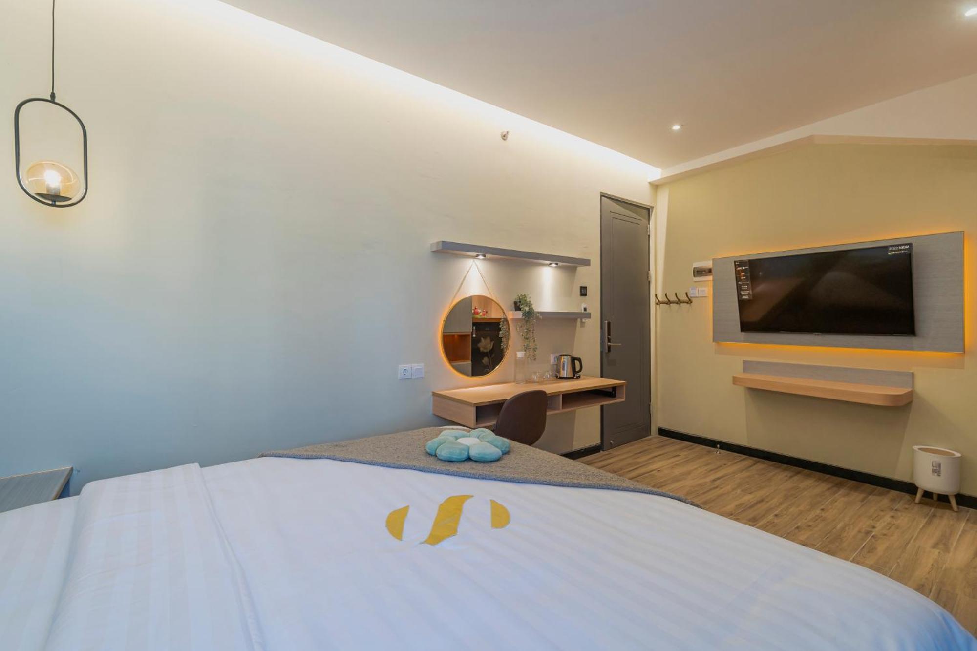 Stay.Vie Hotel Surabaya Exterior photo