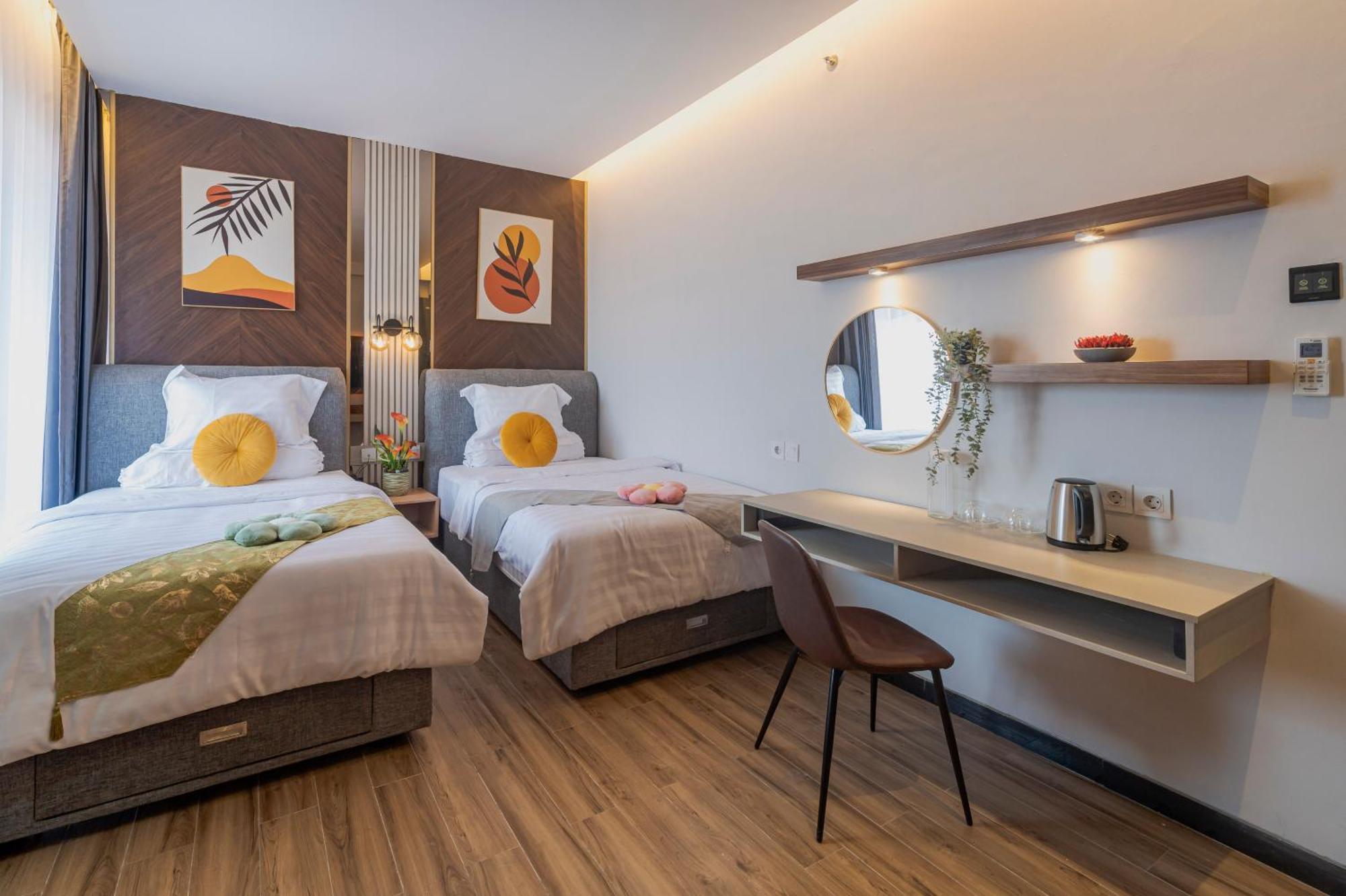 Stay.Vie Hotel Surabaya Exterior photo